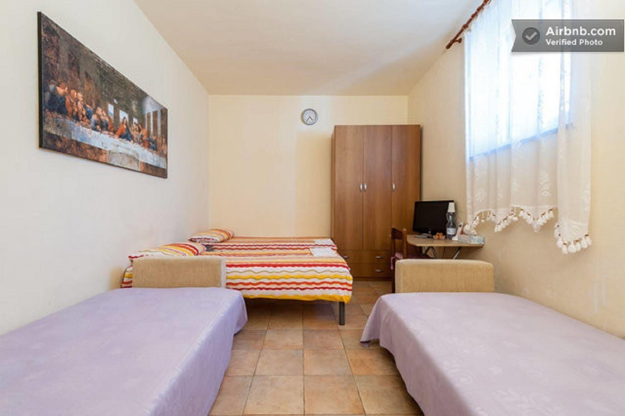 Holiday House Ospedale B&B Ghizzano Eksteriør bilde