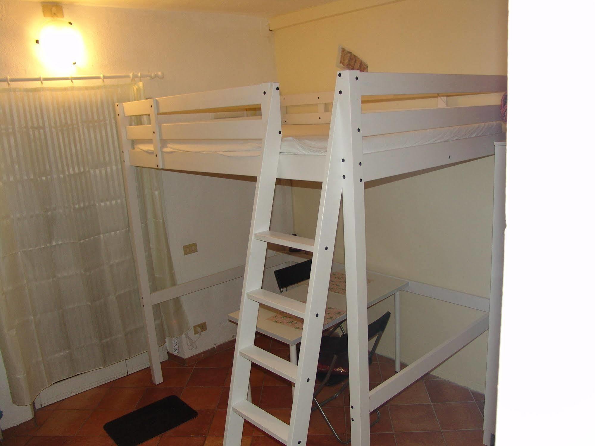 Holiday House Ospedale B&B Ghizzano Eksteriør bilde